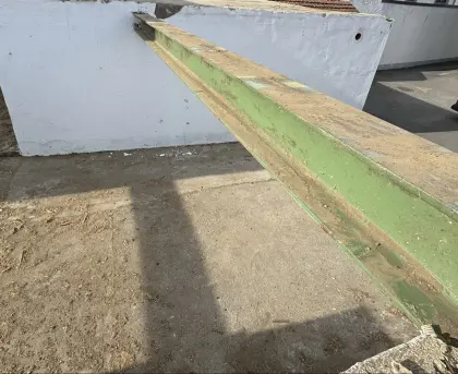 Eisentraverse, Träger