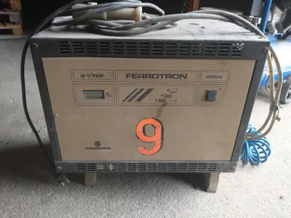 Ladegerät für Elektrostapler