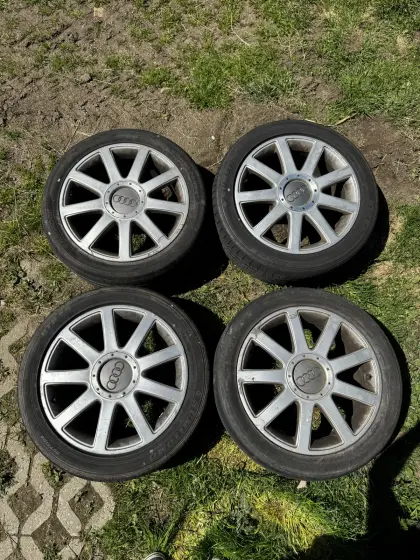 Audi S-Line Felgen mit Sommerreifen 235/45/R17