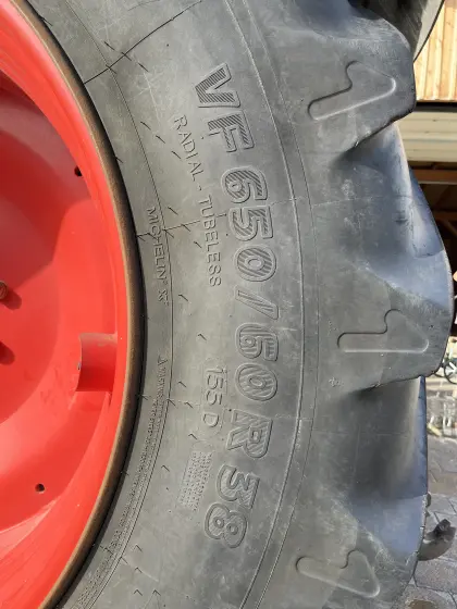 Michelin XeoBib hinten 650/60 R38, vorne 520/60 R28
