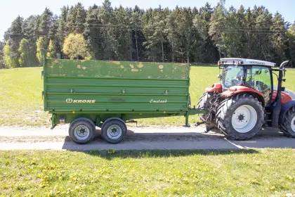 Krone Tandemkipper mit Druckluftbremse