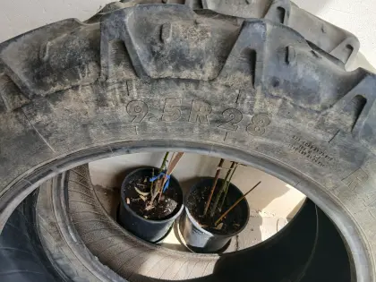 Verkaufe gebrauchte Traktorreifen Kleber Super Tubeless 8