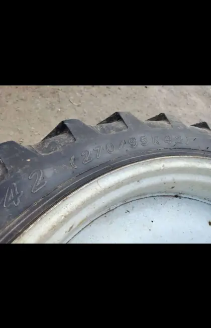 Hackfruchtbereifung 270/95 R42