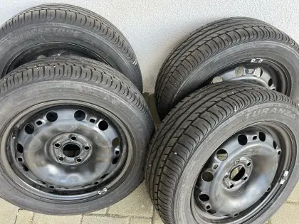 Verkaufe Sommerreifen, passen auf Skoda Fabia.