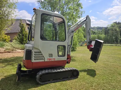 Takeuchi TB016 mit Powertilt Takeuchi TB016
