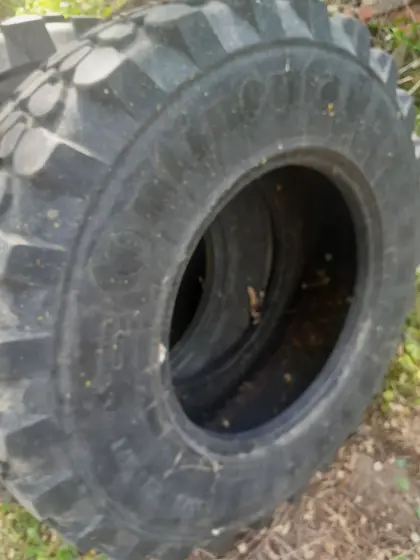 Reifen 335/80R20