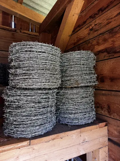 17 Rollen Stacheldrahtzaun, neu