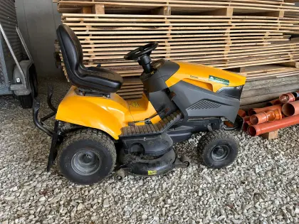 Stiga 6102 Rasenmäher-Traktor