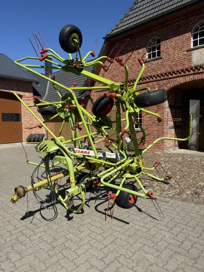 CLAAS Volto 770