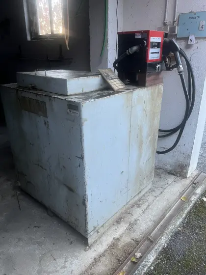 Hoftankstelle 1.000 l Stahltank
