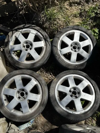 Originale Audi Felgen 225/45/R17 mit Sommerreifen (Audi TT)