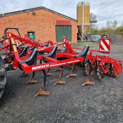 Grubber Horsch Terrano 3 FX, Bj. 2019, Lehner Streuer