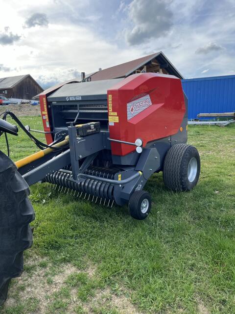 Rundballenpresse Metal-Fach Z562RN mit Schneidwerk