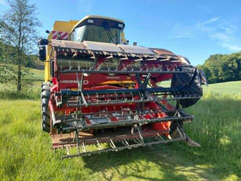 New Holland TX 65 Plus 4x4 Mähdrescher
