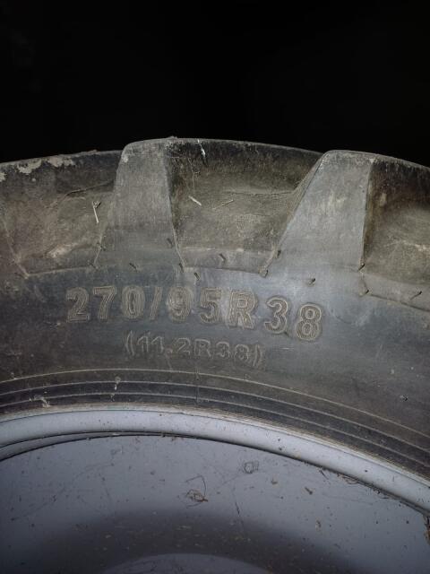 2 Stk. Pflegereifen zu verkaufen 270/95R38