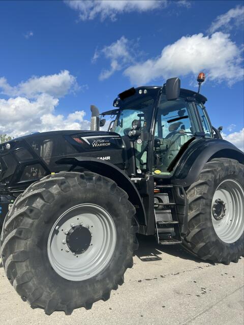 Deutz-Fahr 7250 Agrotron TTV Warrior