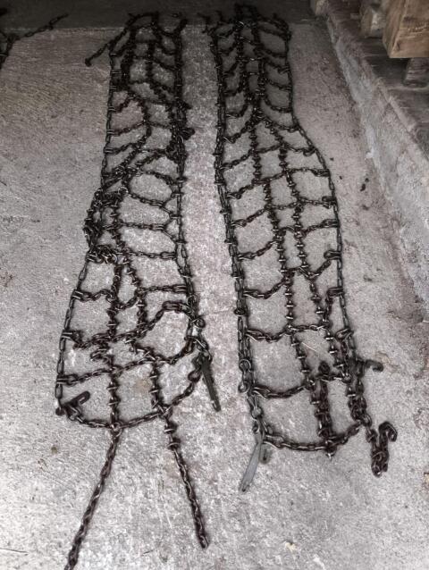 Schneeketten 420/85 R30 und 340/75 R20