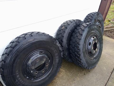 Michelin XZL 9.00R16 255/100R16