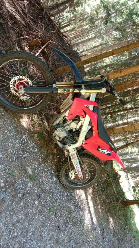 Suzuki CRF250 Motocross