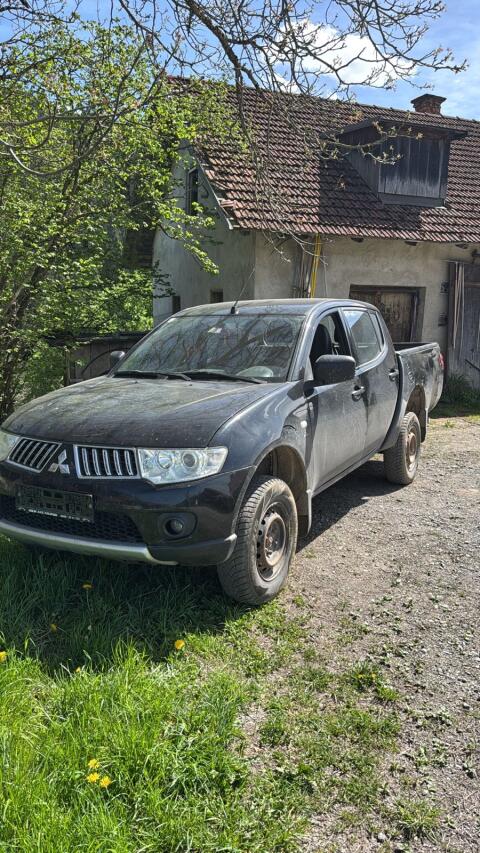 Suche dringend Toyota Hilux oder andere Pick-ups, bitte einfach alles anbieten