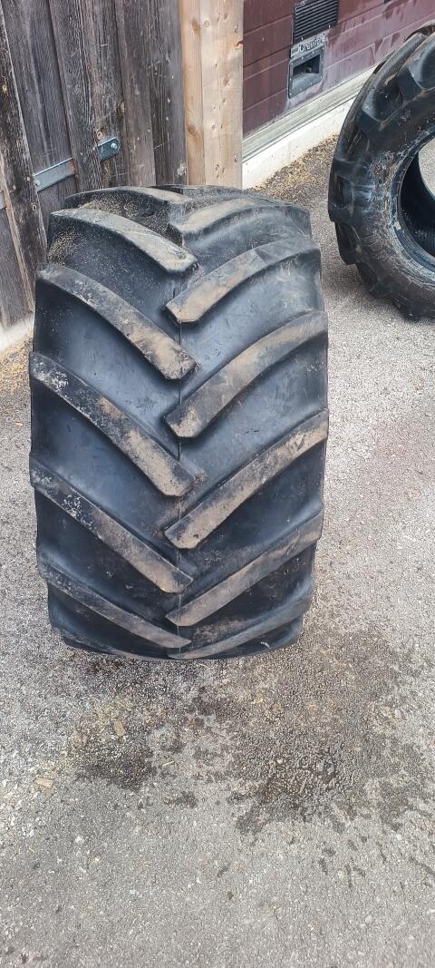 Continental 425/55 R17 Contract AC70 Reifen