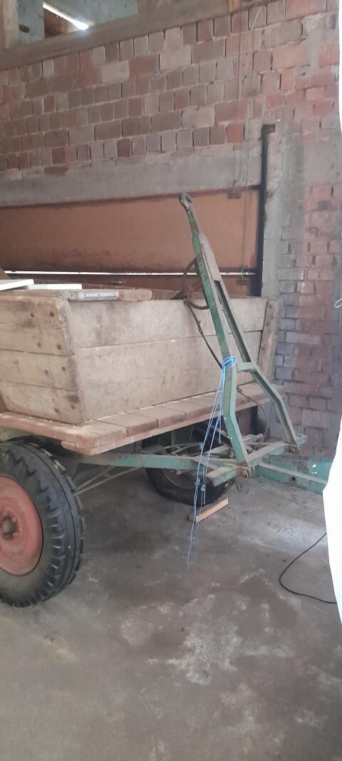 Gummiwagen 2-Achser mit Körnertank