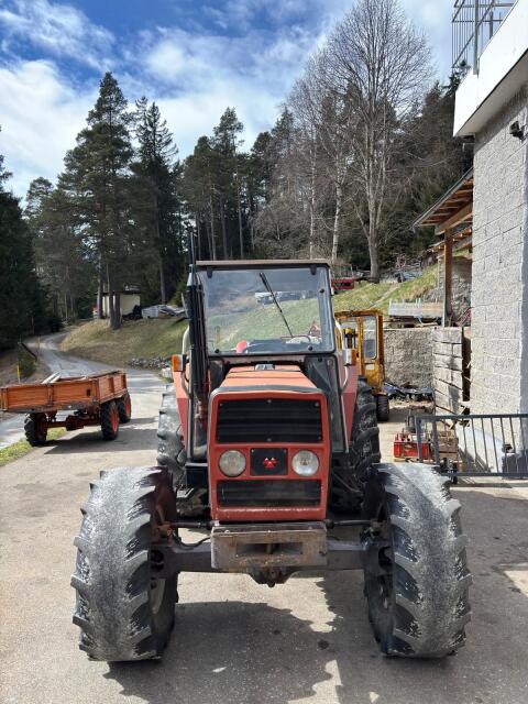 Massey Ferguson 373