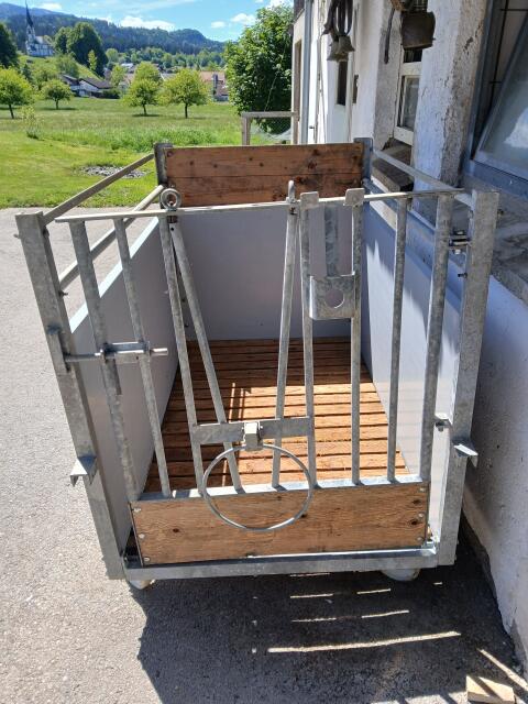 Fahrbare Kälberbox
