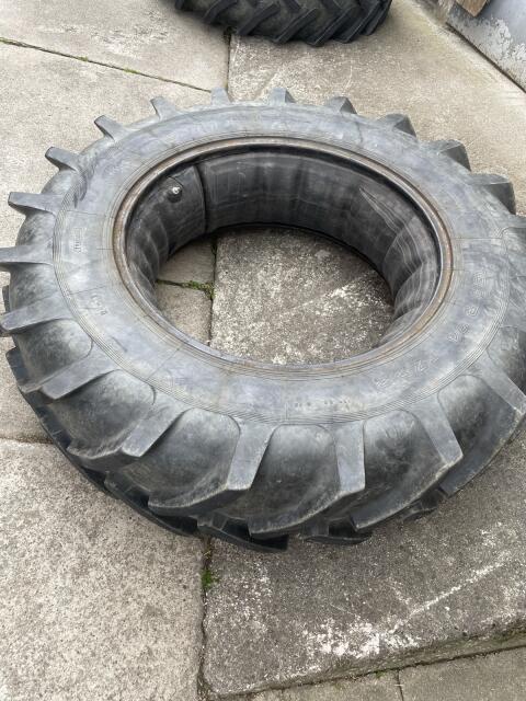 2x Traktorreifen 16.9 R34 mit Schlauch