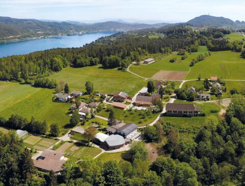 Landwirt:in und landwirtschaftliche:r Helfer:in gesucht