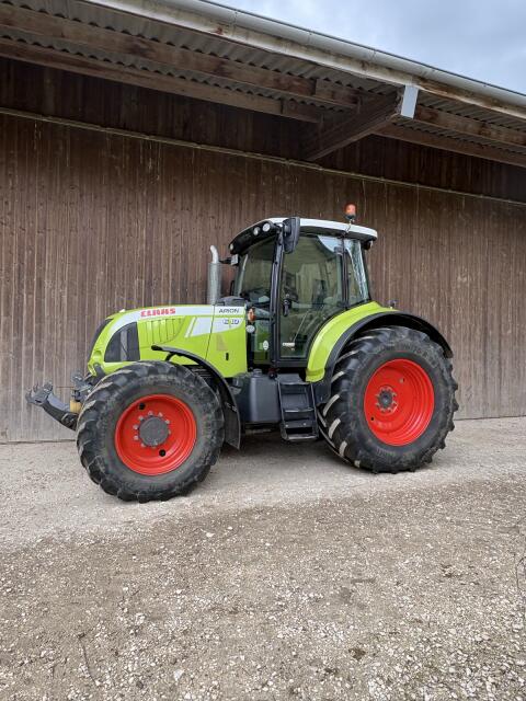 Claas Arion 640