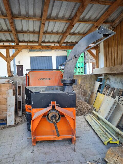 Häcksler JBM 831