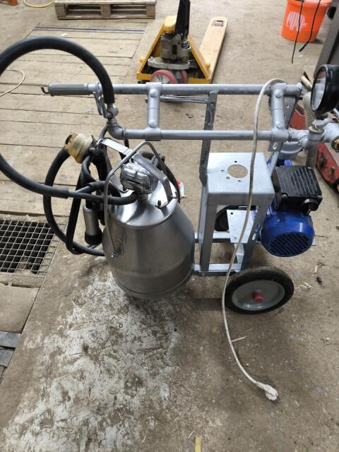 Fahrbare Melkmaschine