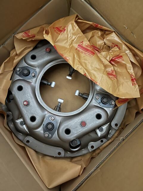 Original Mitsubishi Fuso Kupplungsdruckplatte ME550223, neu