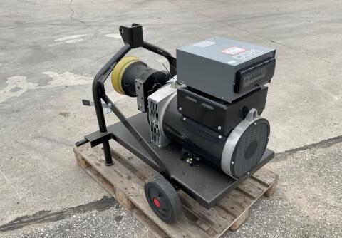 Stromgenerator Zapfwelle Generator 30 kVA AVR