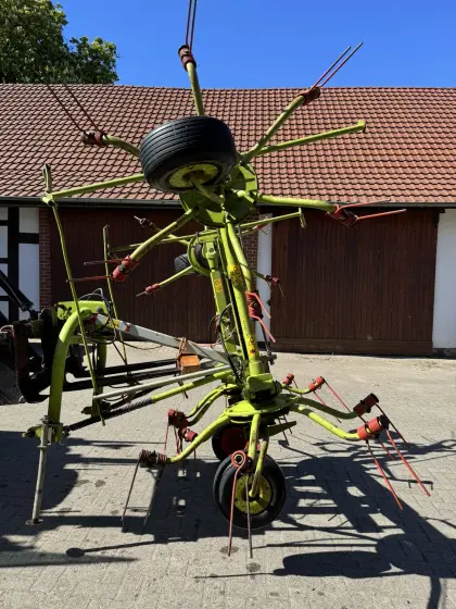 Claas Volto 540 H (Bj. 1999), Ersatzteilspender