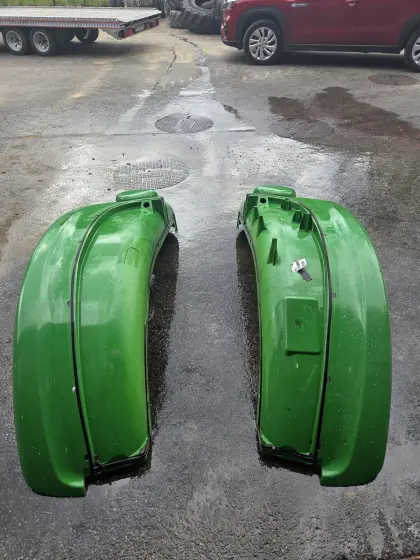 John Deere Kotflügel li. und re.