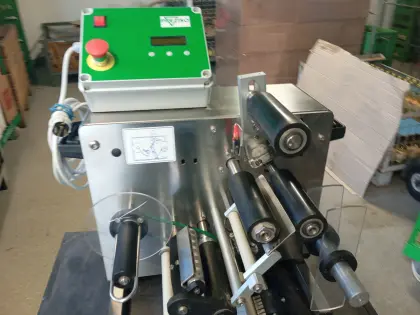 Halbautomatische Etikettiermaschine Preziso