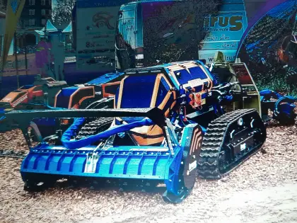 Mähraupe mit Anbaugeräten IRUS TWIN 75V
