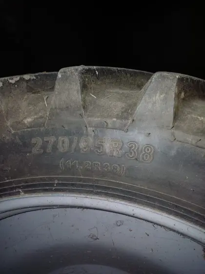 2 Stk. Pflegereifen zu verkaufen 270/95R38