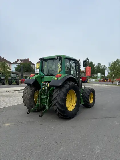 John Deere 6320