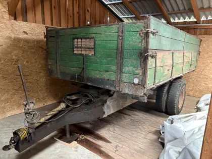 LKW-Kipper umgebaut für Traktor