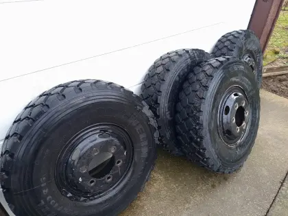 Michelin XZL 9.00R16 255/100R16