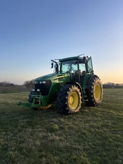 John Deere 7920