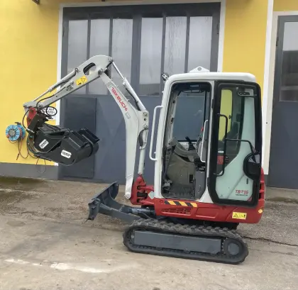 Takeuchi TB 216 Takeuchi TB216