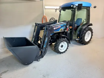 New Holland T3020