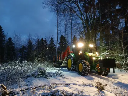 John Deere 6120M