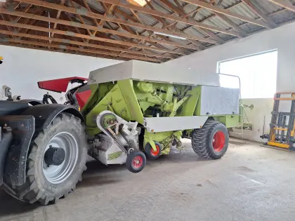 Verkaufe Claas Quadrant 1200 mit Vorbauhäcksler Claas Quadrant 1200