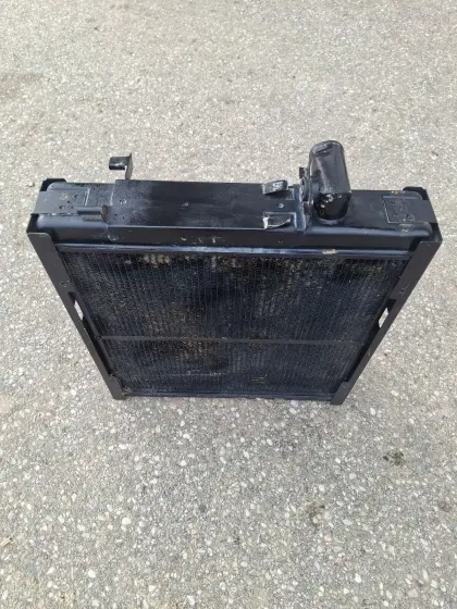 Wasserkühler passend zu JD 5080R, gebraucht