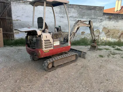 Takeuchi TB 016